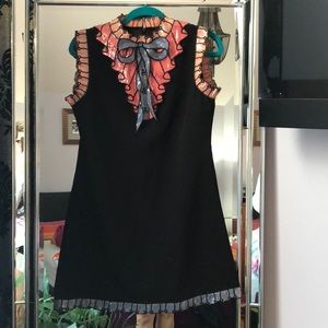 Gucci like dress, with bow detail size 6